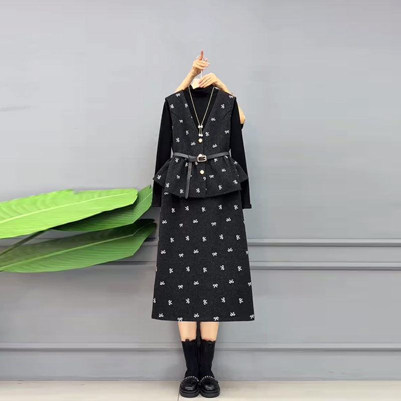 V领腰带马甲立领打底衫半身裙