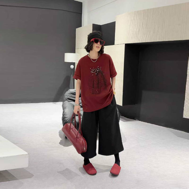 胖妹妹亮钻皇冠图案短袖T恤衫