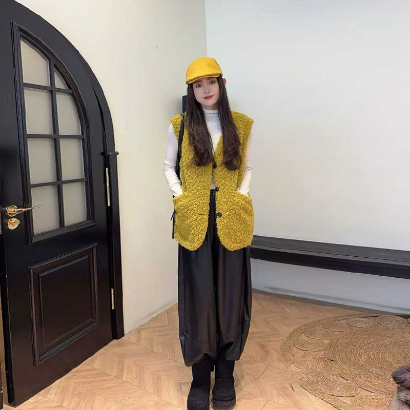 大码女装胖妹妹V领毛毛马甲