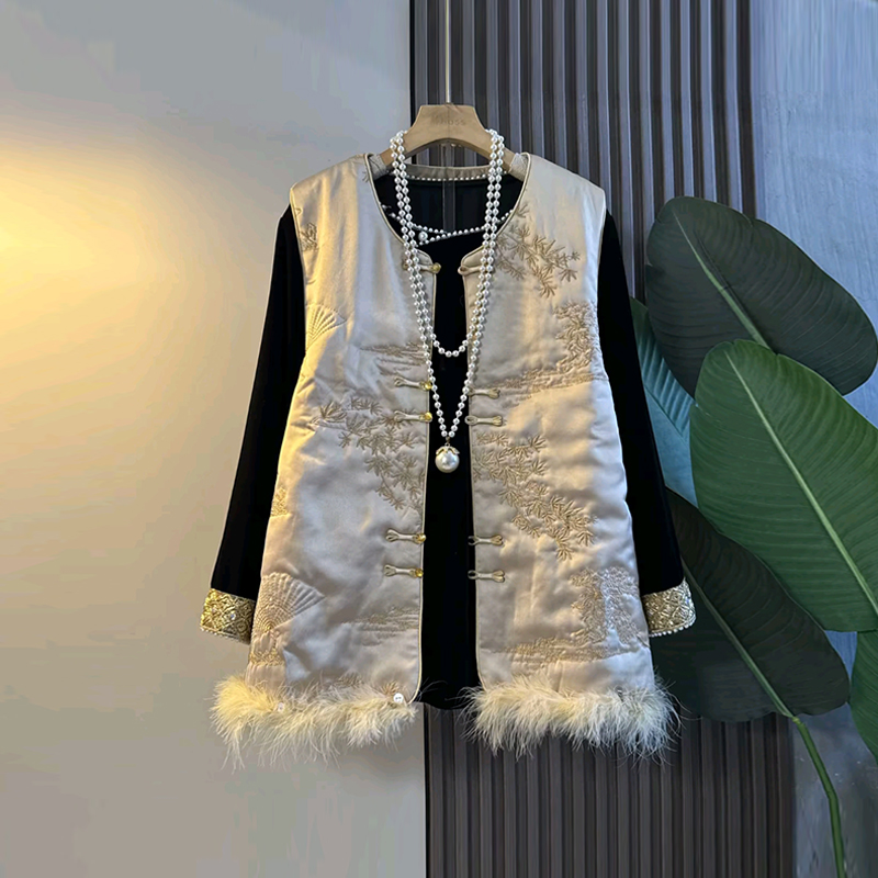 拼色袖口小衫毛毛底摆盘扣马甲