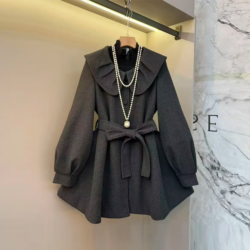 压褶娃娃领腰带长袖外套-