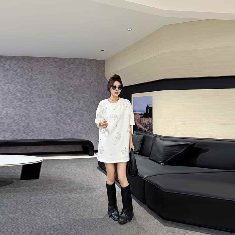 大码女装亮片花圆领短袖上衣欧洲站胖妹妹时尚显瘦百搭宽松T恤衫,女装/女士精品,大码内搭,淘宝优惠券,粉丝福利购,淘宝优惠卷