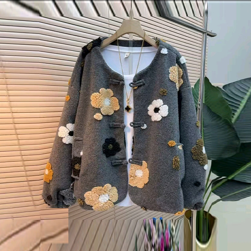 加肥圆领长袖盘扣植绒花外套胖妹妹2026新款减龄韩版百搭开衫上衣,女装/女士精品,常规大码外套,淘宝优惠券,粉丝福利购,淘宝优惠卷