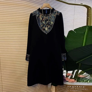 加肥大码女装中长款复古风时尚长袖显瘦胖妹妹宽松盘扣烫钻连衣裙