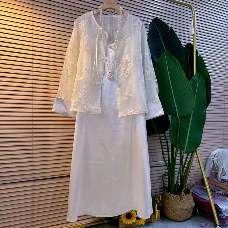 流苏扣挽袖刺绣外套吊带裙套装
