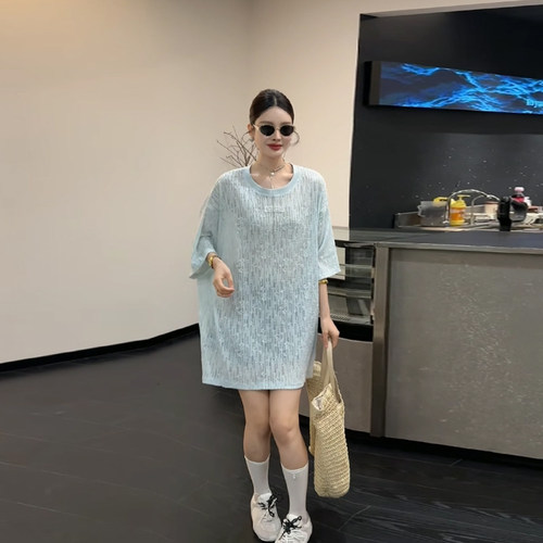 胖妹妹圆领短袖亮钻花上衣