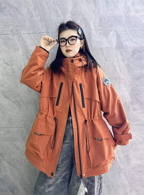 连帽收腰抽绳长袖薄棉服