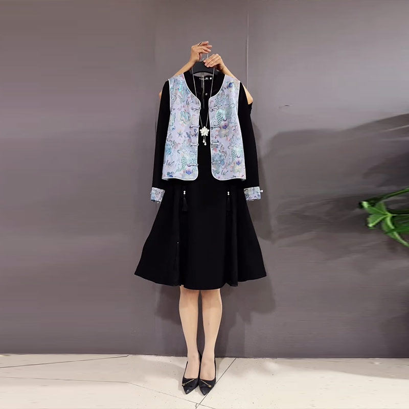 胖妹妹盘扣花纹国风马甲拼色袖口连衣裙法式气质复古风洋气两件套,女装/女士精品,大码套装,淘宝优惠券,粉丝福利购,淘宝优惠卷