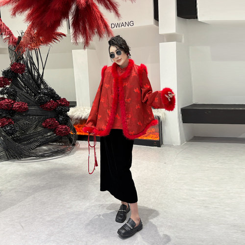 毛毛边卡通图案马甲暗花长袖小衫