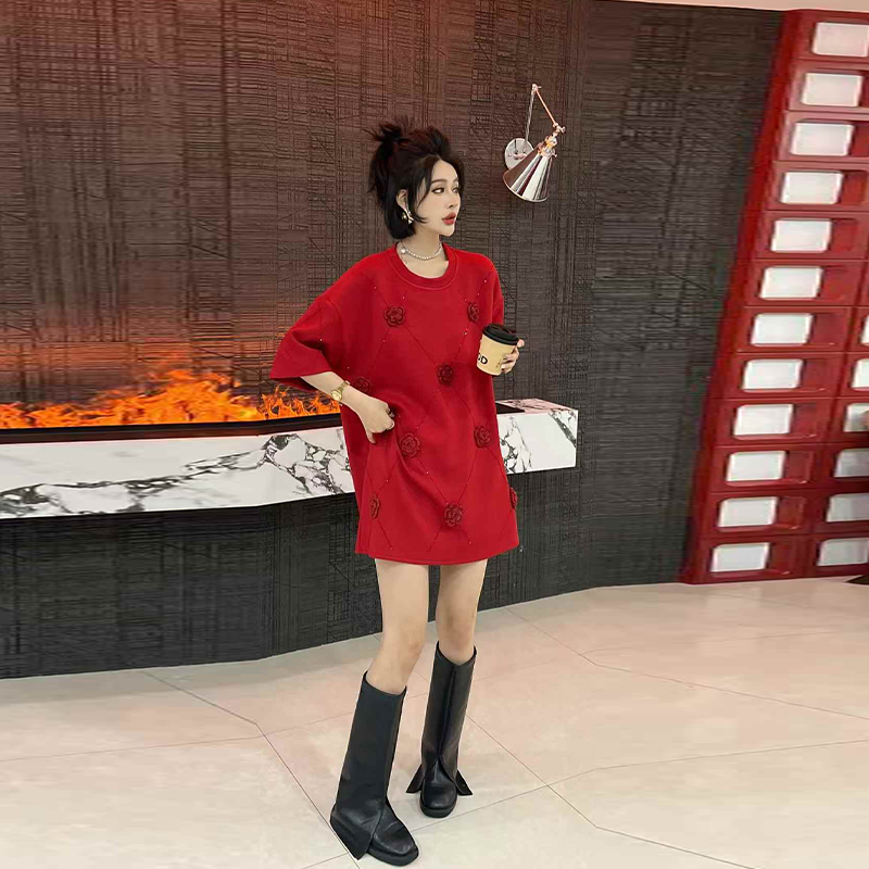 加肥立体花朵圆领短袖T恤衫