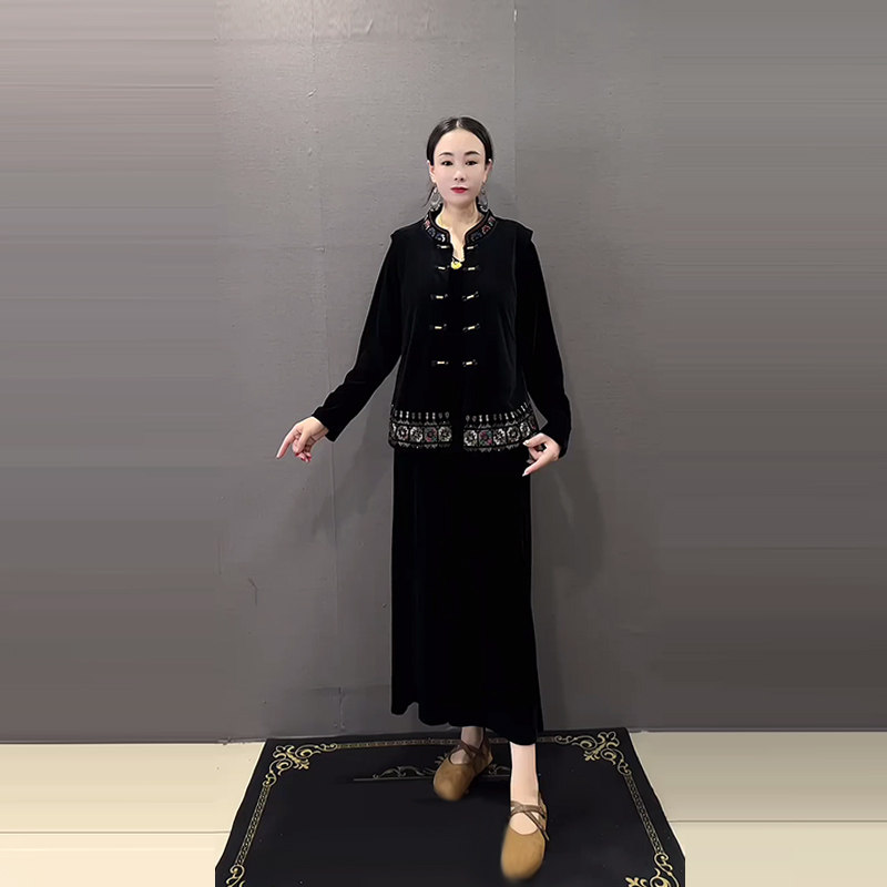 大码女装2026新款拼色花朵边盘扣马甲圆领长袖长裙胖妹妹国潮套装