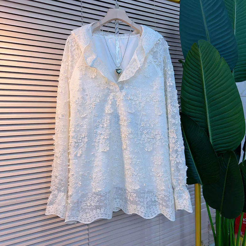 连帽微喇袖口蕾丝小衫上衣