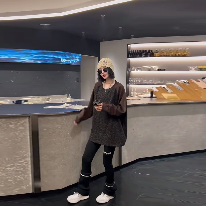 大码女装圆领拼色长袖上衣