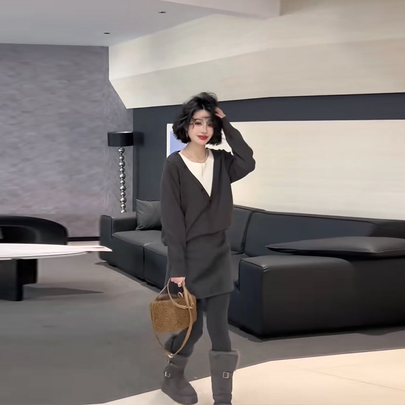 大码女装拼色领长袖假两件小衫胖MM韩版设计感百搭洋气秋冬款上衣,女装/女士精品,大码内搭,淘宝优惠券,粉丝福利购,淘宝优惠卷