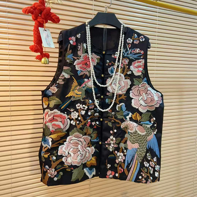 圆领盘扣刺绣国风马甲坎肩