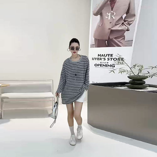 大码女装圆领长袖条纹上衣