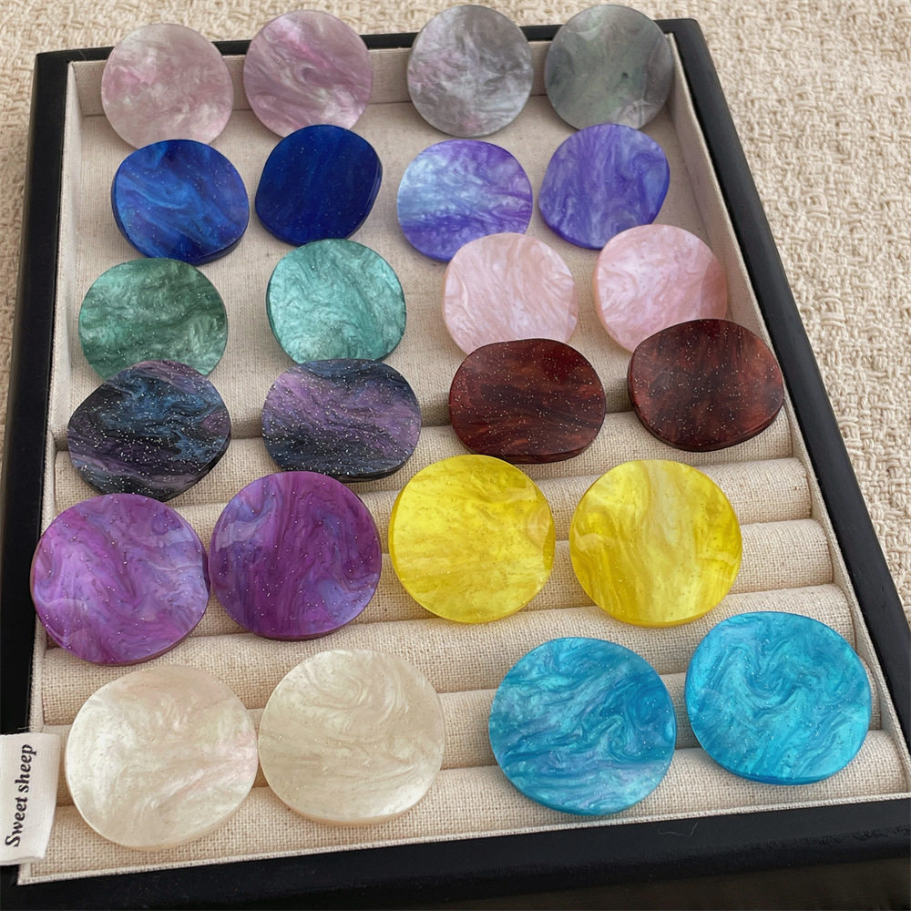 法式时髦设计感糖果色扭片圆形树脂耳环女小众度假风百搭耳针耳饰