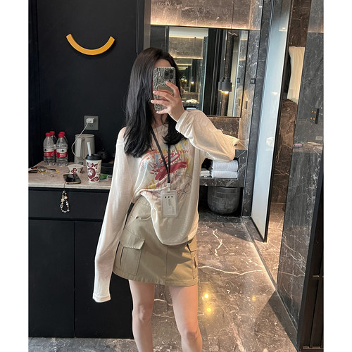 夏季时尚流行修身型短裙女