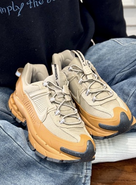 Nike/耐克Zoom Vomero 5 Roam女子新款百搭运动鞋跑鞋HQ2181-200