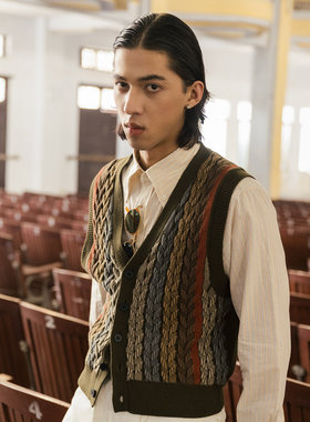 SOARIN【立体扭花】复古针织马甲男 叠穿麻花V领保暖开衫毛衣背心