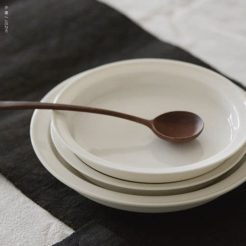 月白圆形烤箱陶瓷芥埴餐盘