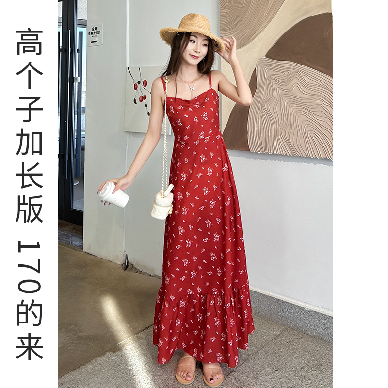 红色吊带裙，高个子女生的高级感穿搭！加长版设计到脚踝，轻奢材质打造高级感！
