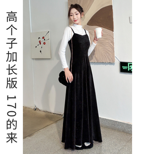 黑色巨好看的冬装连衣裙女2026新款灯芯绒高个子初冬打底吊带长裙