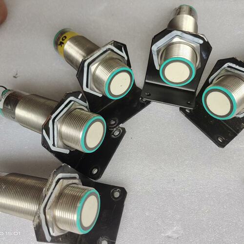 议价倍福传感器UC2000-30GM-IUR2-V15
