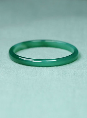 纯天然玛瑙高冰绿色细窄扁条手镯