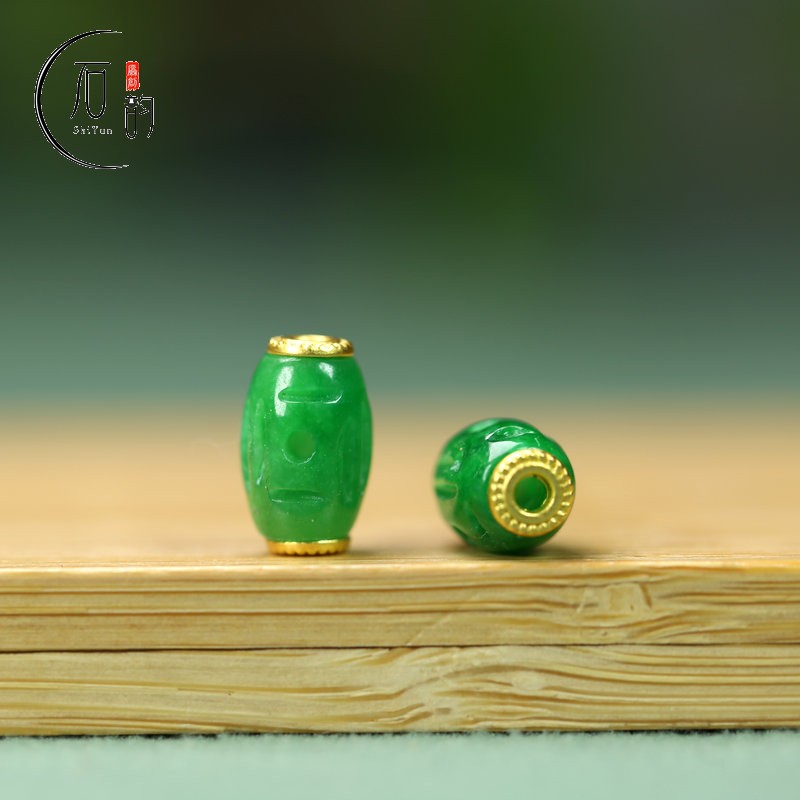 天然干青翡翠绿雕铜钱米珠