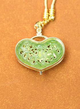 天然和田玉碧玉爱心香囊镂空吊坠