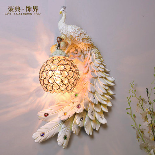 轻奢欧式风背景墙复古孔雀床头灯