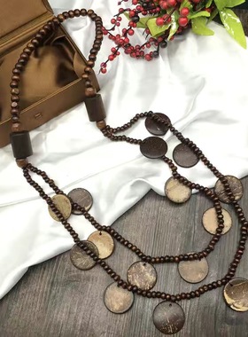 咖啡色椰壳木珠中长款吊坠项链