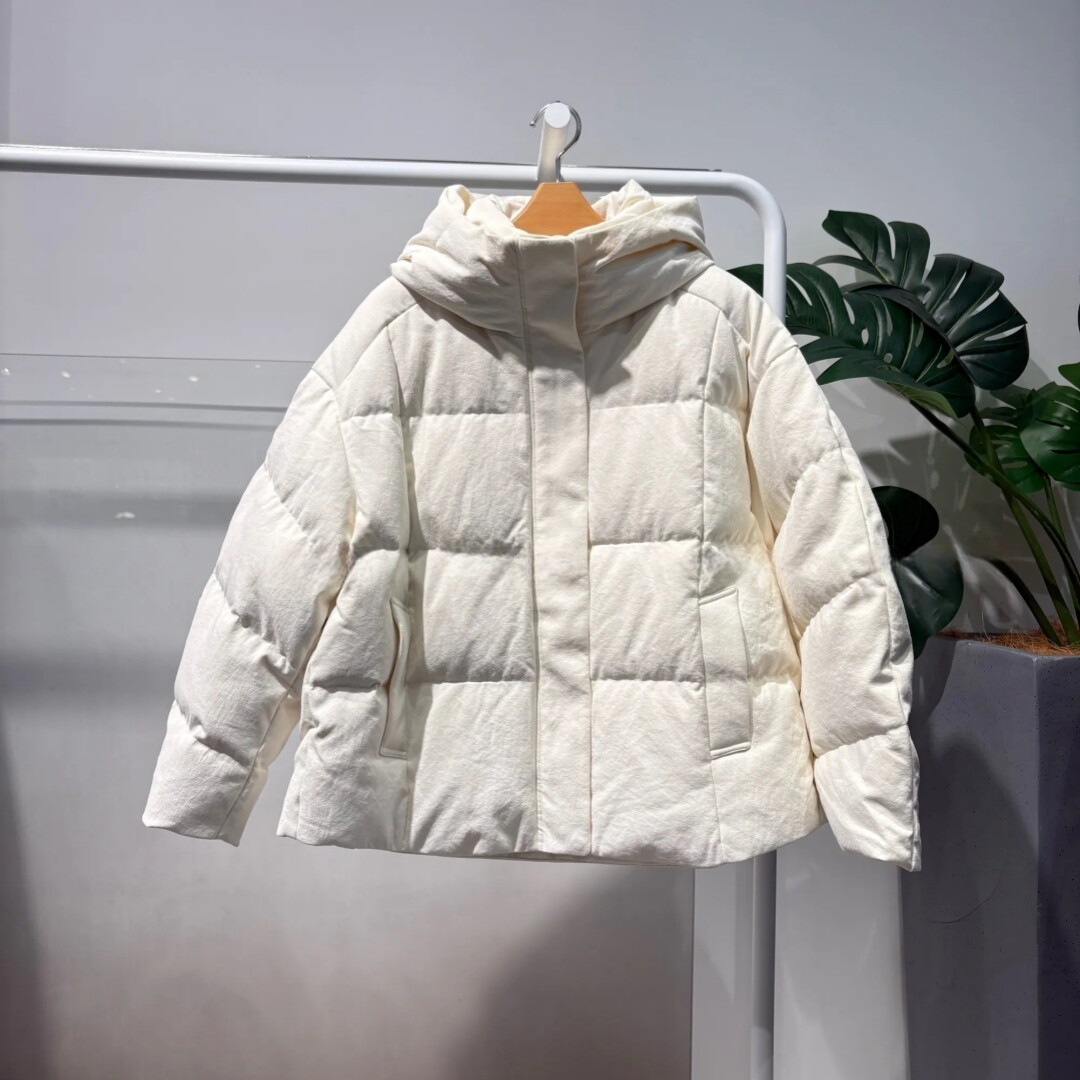 MM麦麦2025冬新款白色短款连帽90鹅绒保暖羽绒服外套女5GA380871