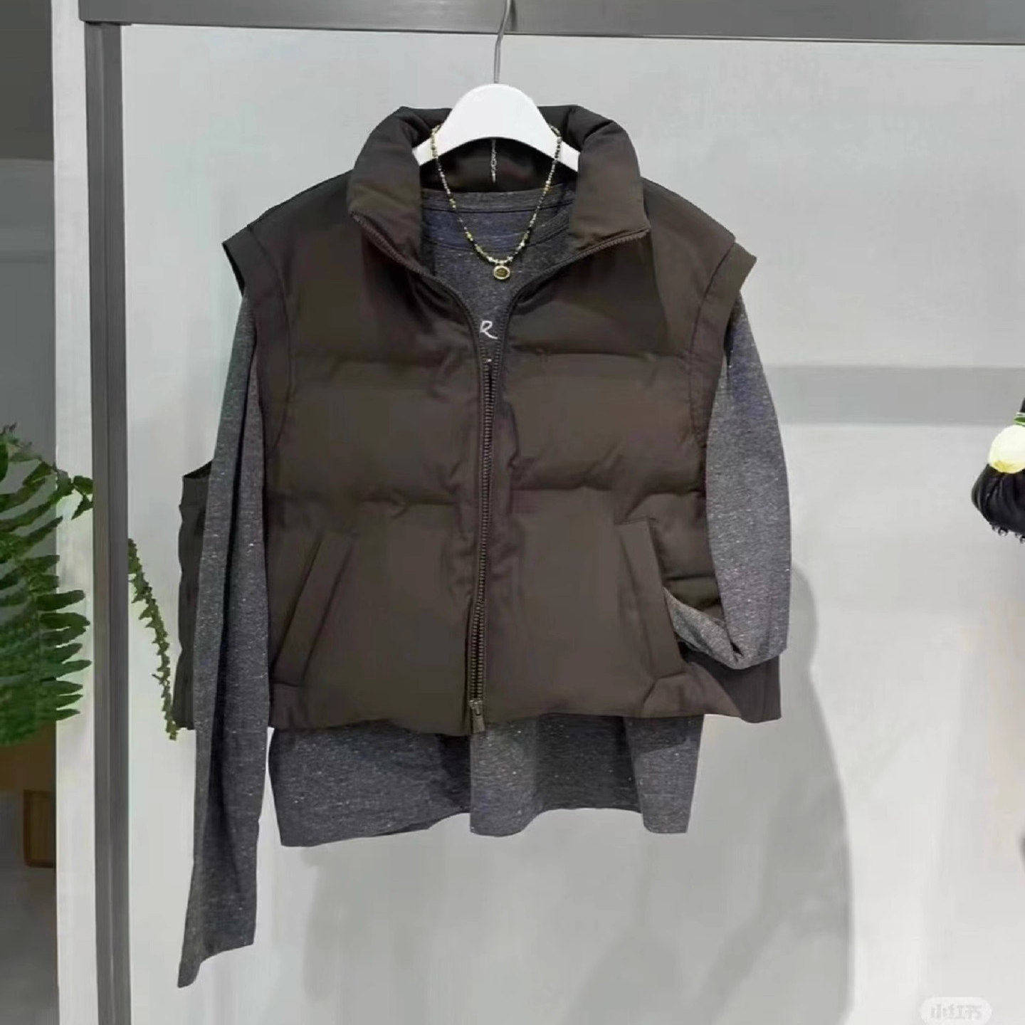 MM商场同款2025冬季新款气质百搭立领白鸭绒羽绒马甲女4GA182611,男装,羽绒马甲,淘宝优惠券,粉丝福利购,淘宝优惠卷