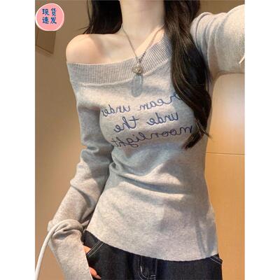 早秋超好看单穿斜肩字母