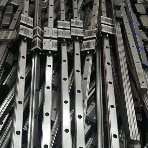 议价台湾STAF15，总长780，行程700，组合高度24