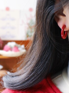 莉夏简约酒红耳环925银耳钉复古百搭C型耳饰圣诞新年红色耳钉新款