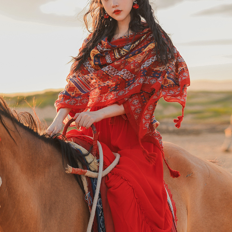 民族风披肩围巾两用沙漠防晒保暖丝巾红色柔软大纱巾云南旅游拍照