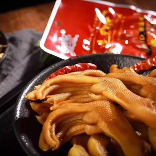 乡牧郎带骨泡鸭掌香辣鸭爪休闲解馋追剧开袋即食熟食下酒卤味零食