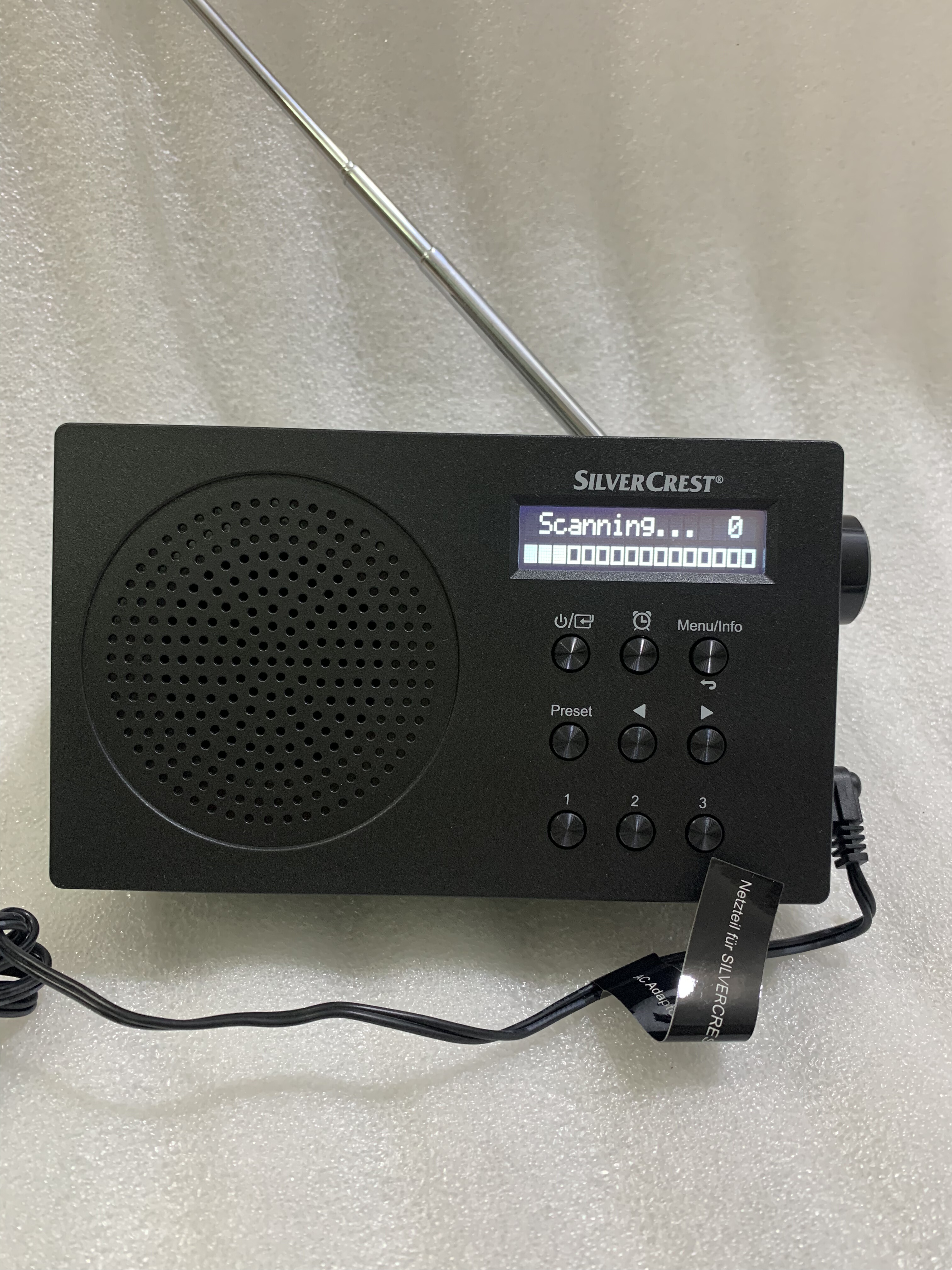 德国DAB和FM收音机 RDS音效 带蓝牙 充电电池 魅力黑 外