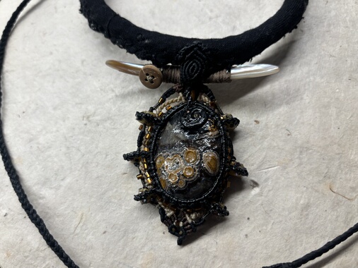 杂露集手工合作阿拉善沙漠怪石贝壳部落大地色项链