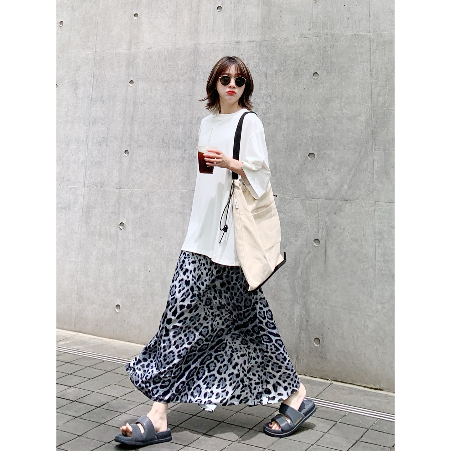 老米家 豹纹半身裙女长款仿真丝缎面垂感显瘦a字鱼尾高腰开叉长裙