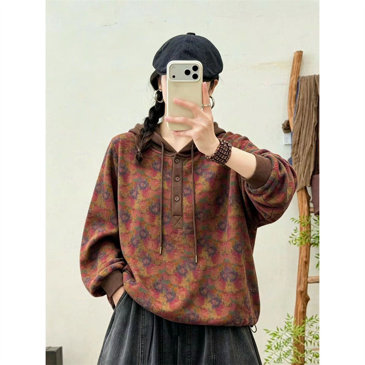 秋冬炒色印花加绒连帽长袖卫衣女