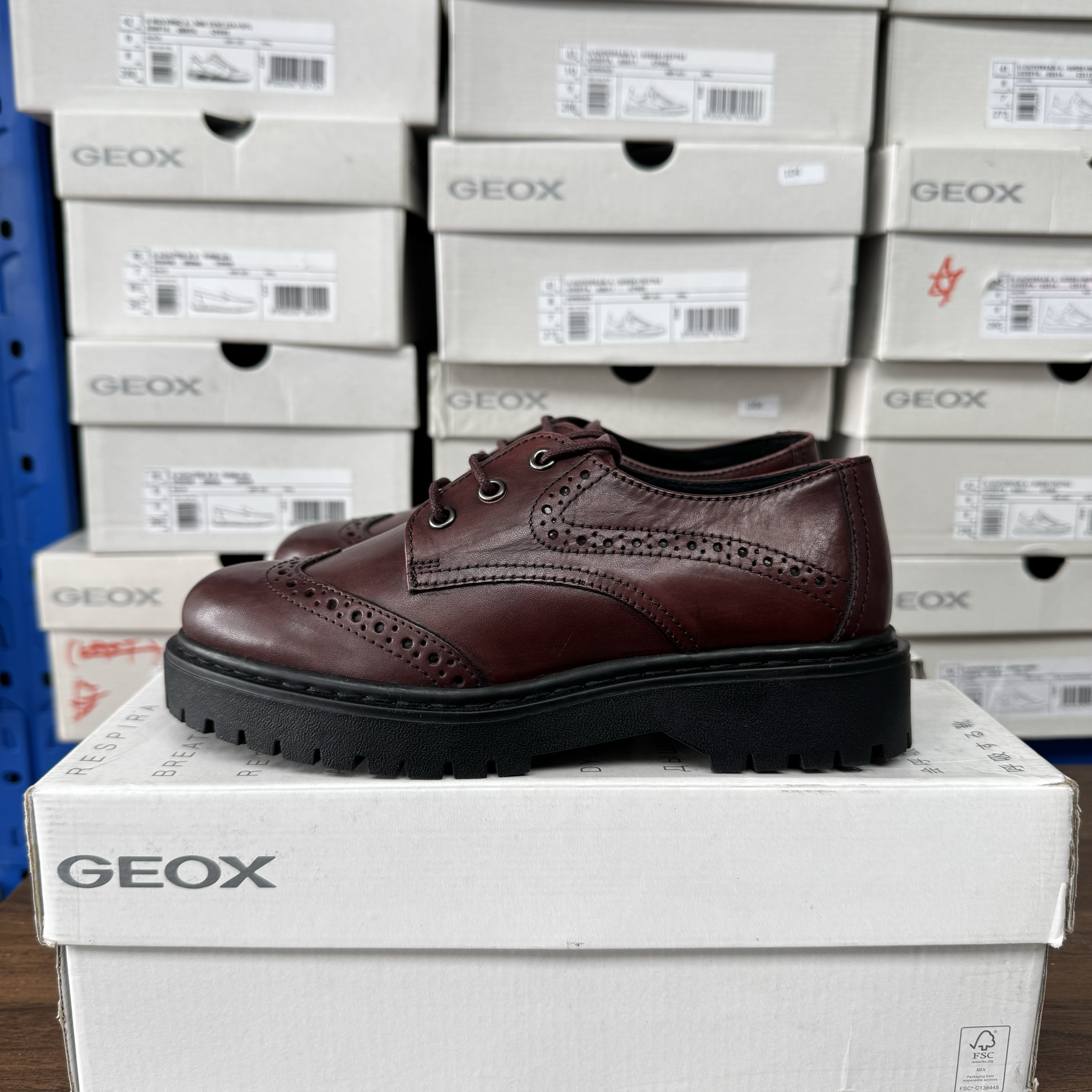 35码 专柜撤柜GEOX女士低帮浅口布洛克雕花牛皮革鞋D26QDH C7005