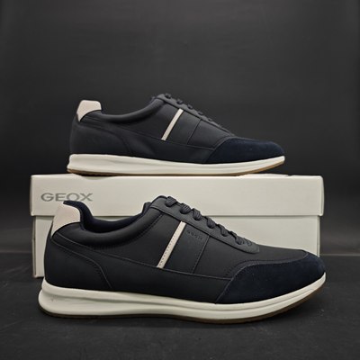 GEOX男士帆布平底休闲板鞋无原盒（43 44 45码）