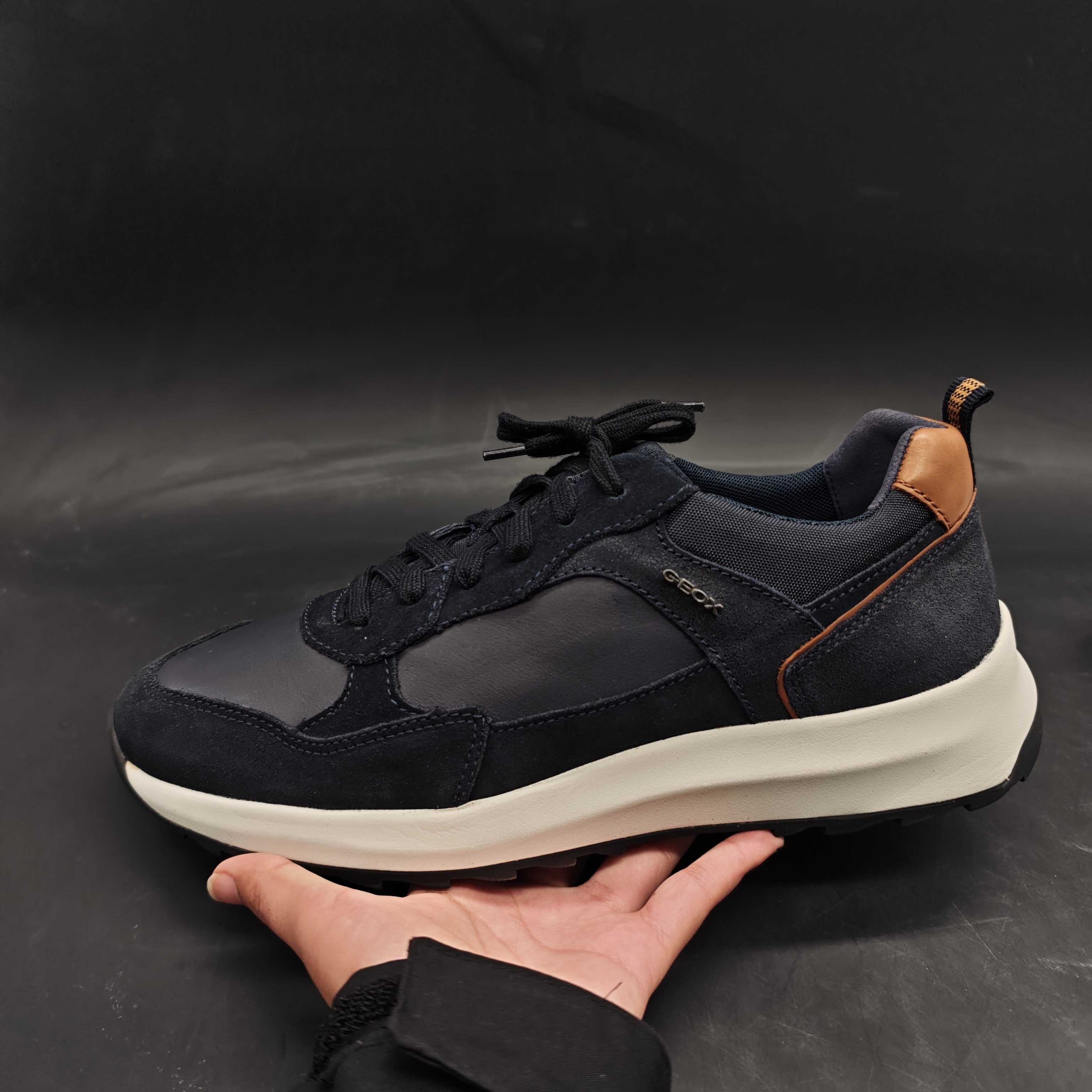 43 44码 GEOX健乐士专柜撤柜男士休闲鞋U25E4A C4064