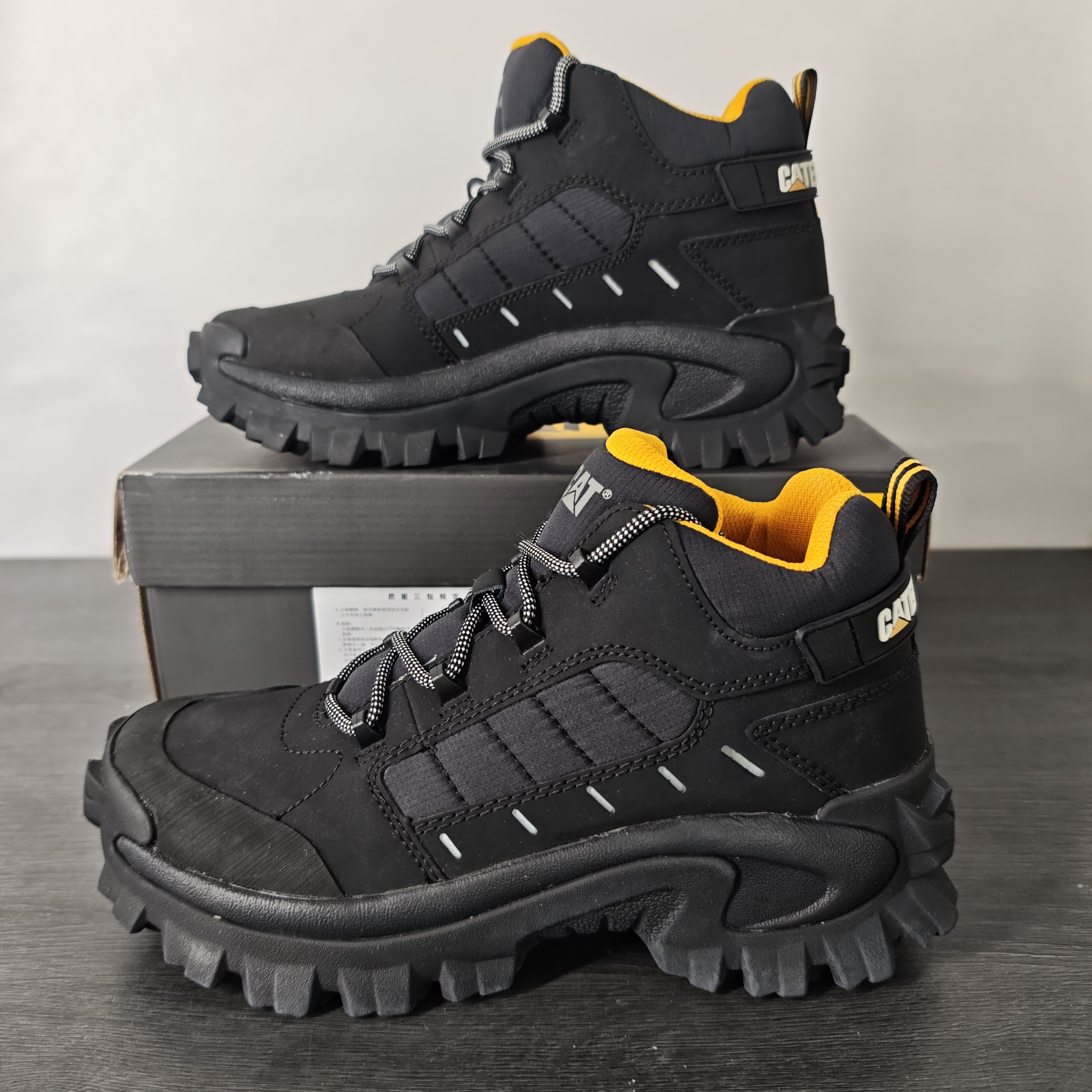 CAT卡特专柜撤柜男士休闲鞋户外徒步鞋中帮防水鞋P723910无原盒