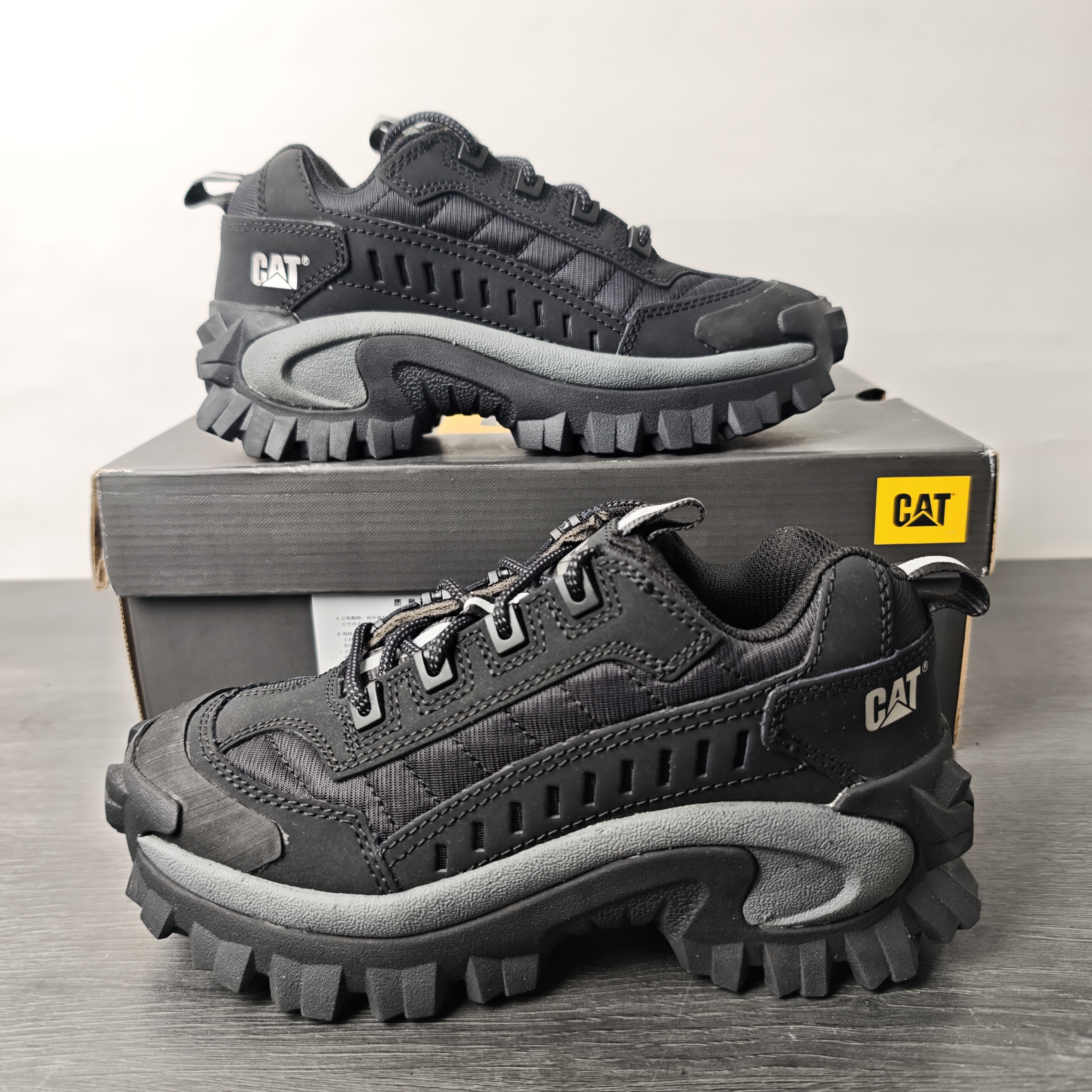 42码39码 CAT卡特男士休闲鞋户外徒步鞋防滑运动鞋p724552无原盒