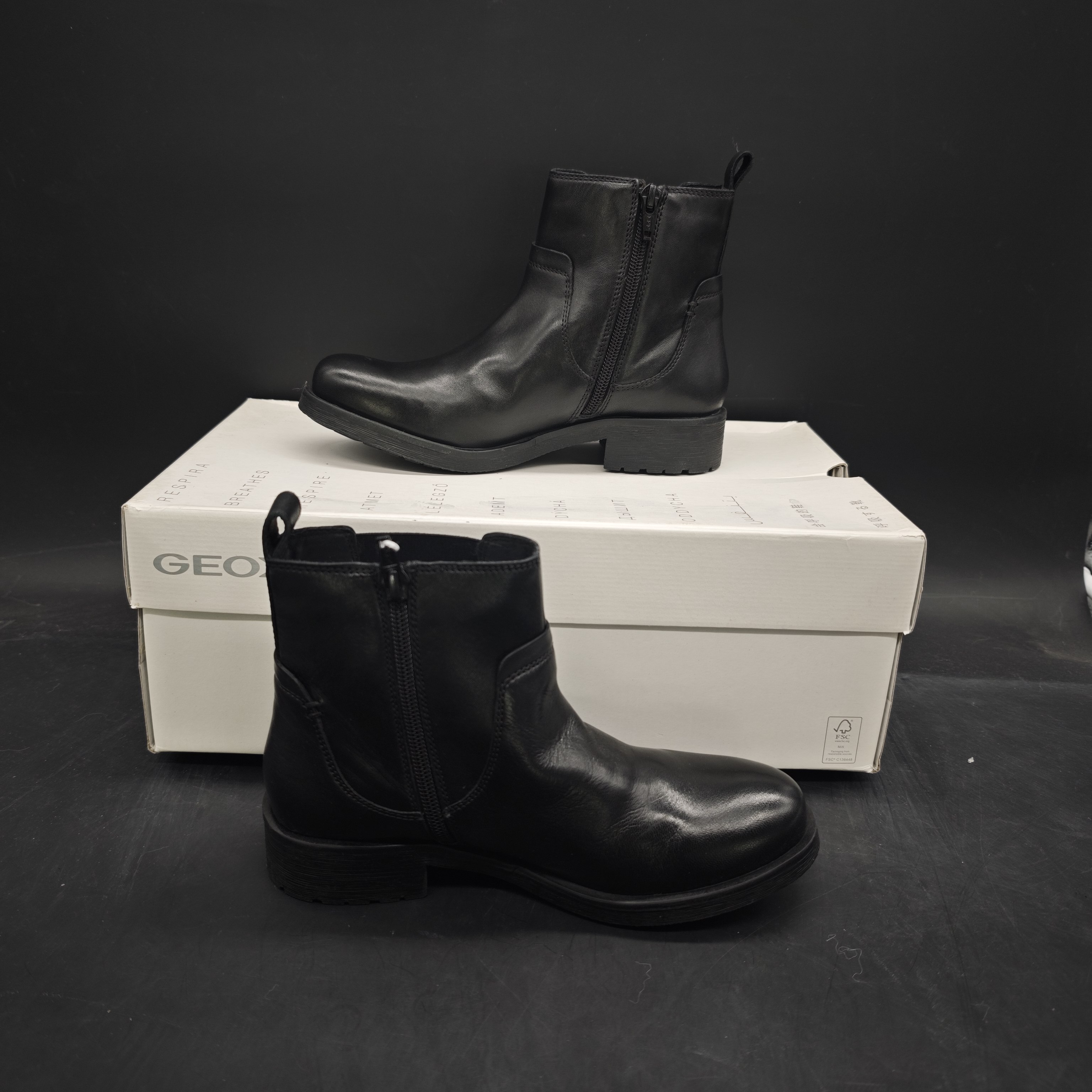 35码 GEOX健乐士专柜撤柜女士马丁短靴D166RA C9999